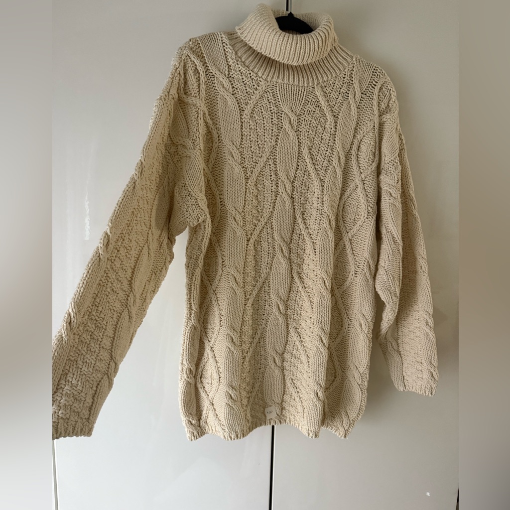 Nwt Bergdorf Goodman On The Plaza Vintage Cream Cable Knit Turtleneck Sweater M — image 2 of 7
